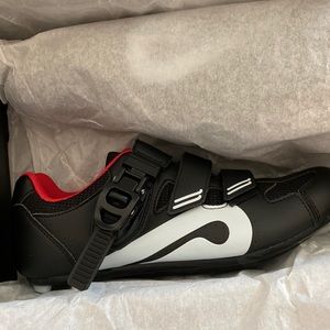 Peloton cycling shoes brand new size 37